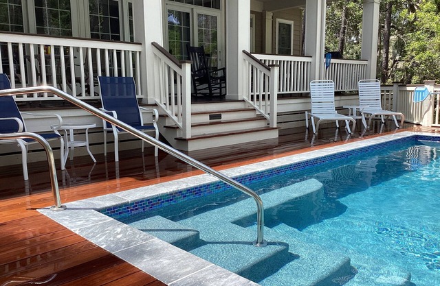 Beautiful 4 bedroom/4 bath home with private heated pool, Discounted Fall Rates