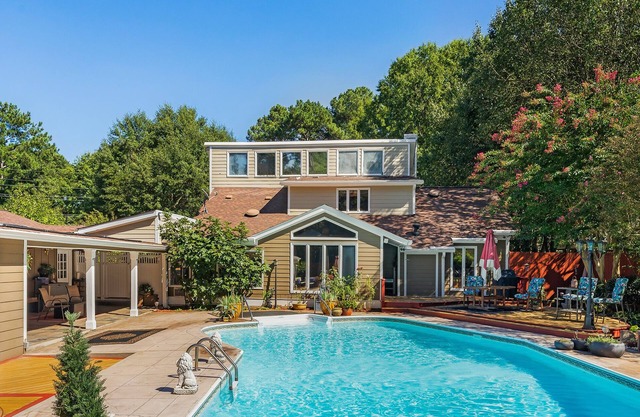 Beautiful 5bd Home with Pool Near LakePoint Sports