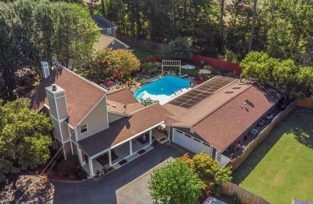 Beautiful 5bd Home with Pool Near LakePoint Sports