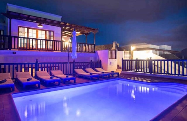 Beautiful 6 bedroom Villa Vista Rey close to Beach & Playa Blanca -Amazing Views