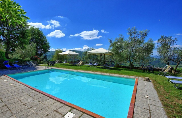 Beautiful apartment with pool, WIFI, TV, patio, panoramic view, parking, close to Greve In Chianti