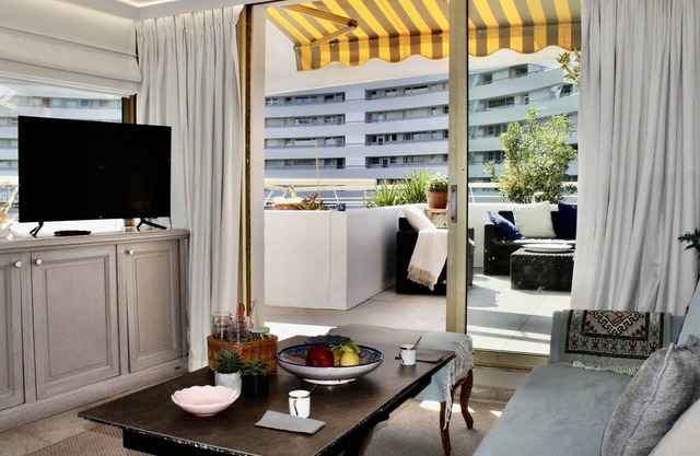 Beautiful air-conditioned apartment with terrace and garden in Villeneuve Loubet Beach