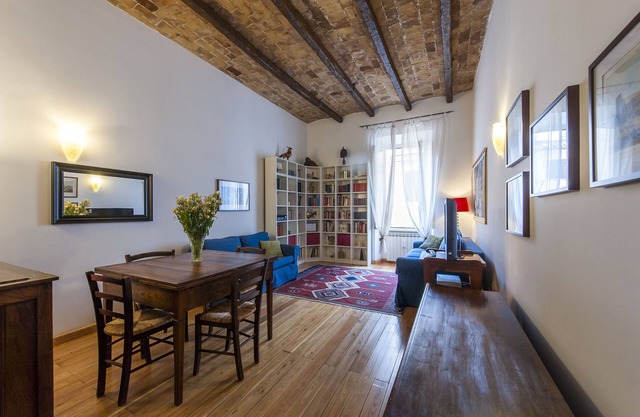 Beautiful and comfortable,Vatican Borgo Pio,large,quiet,family-friendly,WIFI AC
