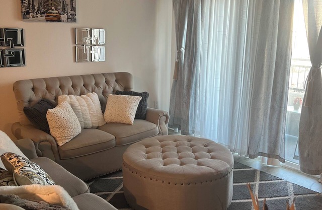 Beautiful and Cozy 2bdrms LAX Apartment!