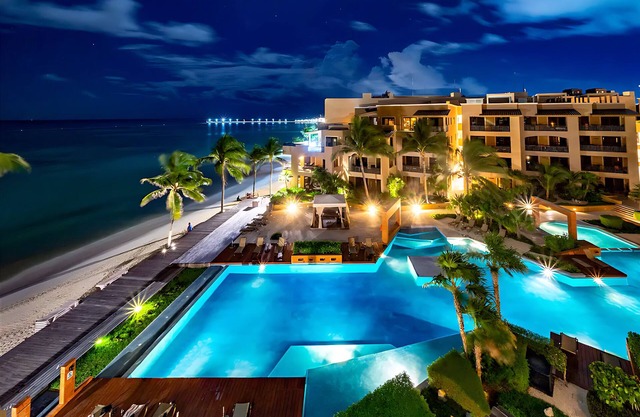 Beautiful and comfortable apartment in a condominium facing the sea