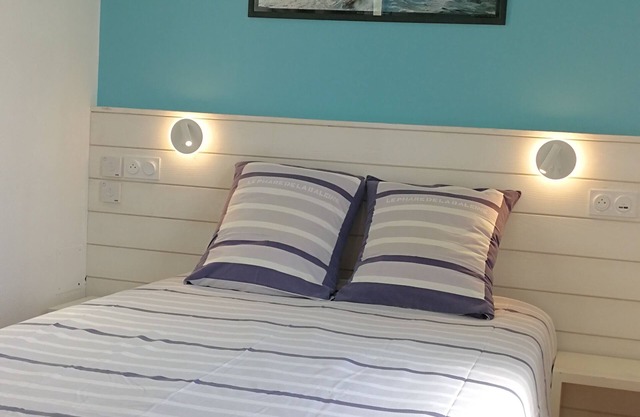 Beautiful apartment very well located near shops, beach, port and town center.