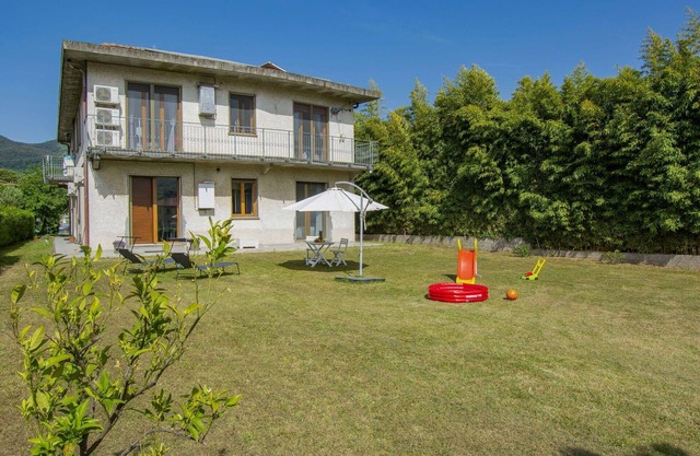 Beautiful apartment for 6 guests with WIFI, A/C, TV and parking