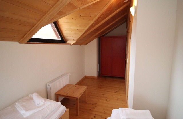 Beautiful apartment for 9 people with WIFI and TV