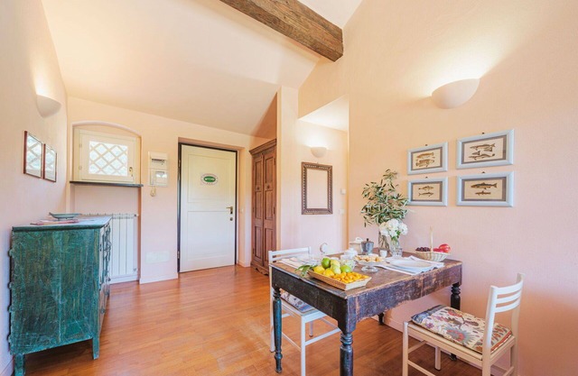 Beautiful apartment in villa for 4 guests with WIFI, TV and pets allowed