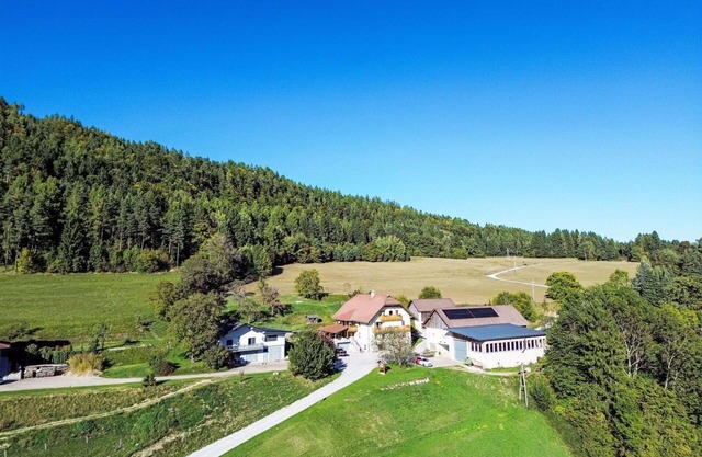 Beautiful apartment for 4 guests with WIFI, TV and balcony