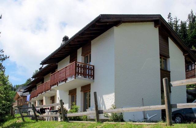 Beautiful apartment in villa for 8 guests with WIFI, TV, terrace, pets allowed and parking
