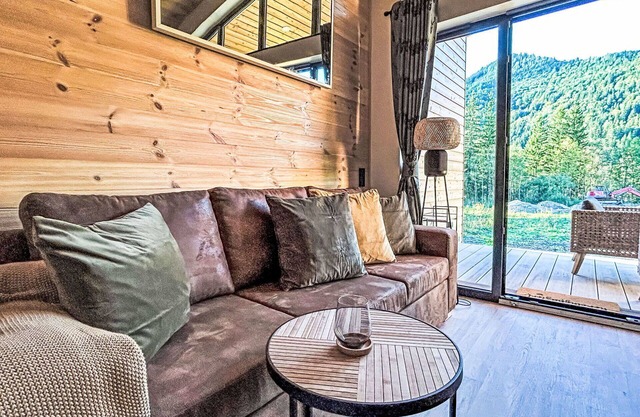 Beautiful apartment in villa for 5 people with A/C, TV and terrace