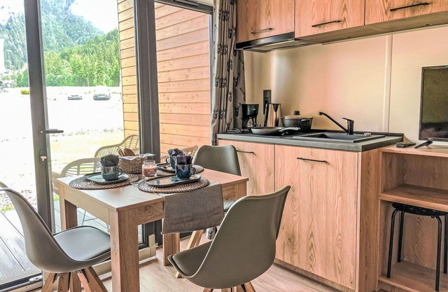 Beautiful apartment in villa for 5 people with A/C, TV, terrace and parking