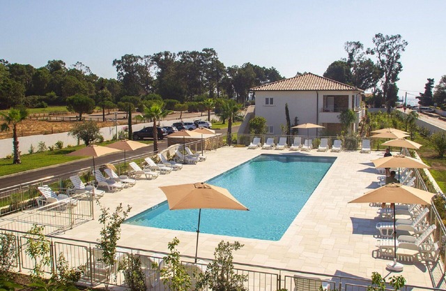 Beautiful apartment with WIFI, A/C, pool, TV, balcony, pets allowed, panoramic view and parking