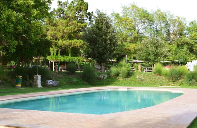 Beautiful apartment for 6 people with WIFI, pool, TV and parking