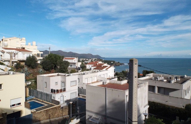 BEAUTIFUL APARTMENT ANY COMFORT, VIEWS OF THE SEA AND MOUNTAIN, POOL