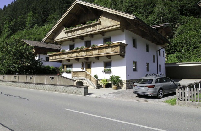 Beautiful apartment for 4 people with WIFI, TV, terrace and parking