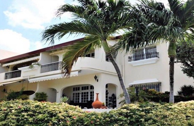 Beautiful apartment with sea view Royal Palm Resort near Willemstad