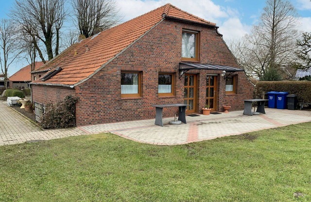 Beautiful apartment for 4 guests with WIFI, TV, terrace and parking