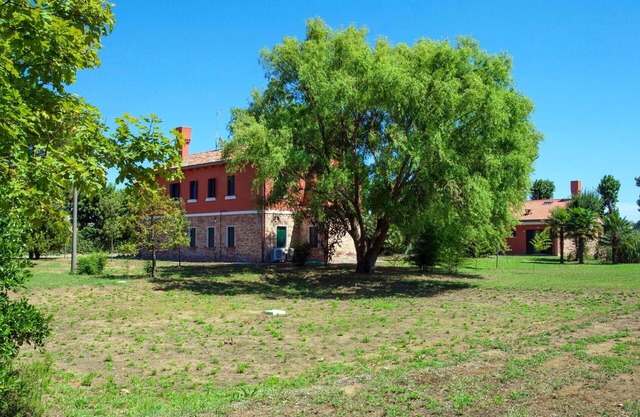 Beautiful apartment for 4 people with WIFI, A/C, TV, patio and parking