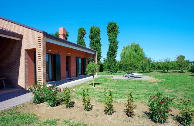 Beautiful apartment for 6 people with A/C, WIFI, TV and parking