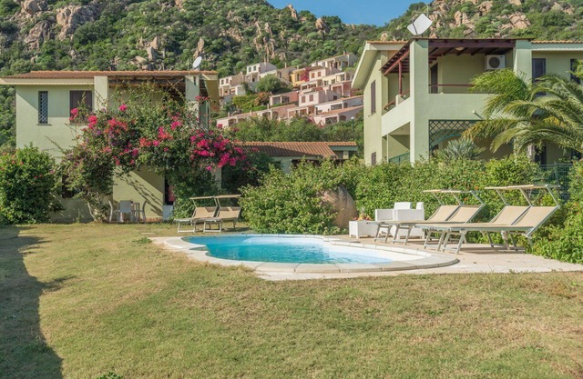 Beautiful apartment for 4 people with pool, A/C, terrace and pets allowed