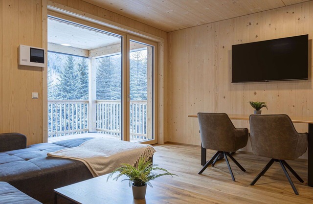Beautiful apartment for 8 guests with WIFI, TV, terrace and parking