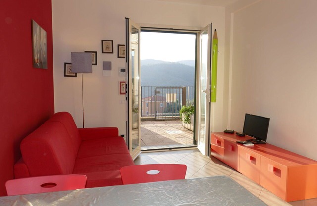 Beautiful apartment for 4 people with A/C, pool, WIFI, TV, balcony and parking