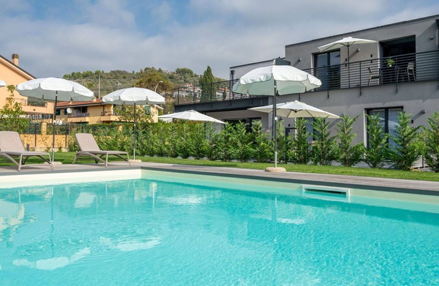 Beautiful apartment for 6 guests with WIFI, A/C, pool, TV, terrace and pets allowed