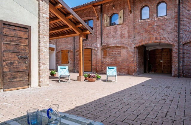 Beautiful apartment for 6 guests with WIFI, TV, pets allowed and parking