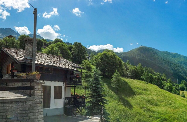 Beautiful apartment for 4 guests with WIFI, TV, balcony, pets allowed and parking