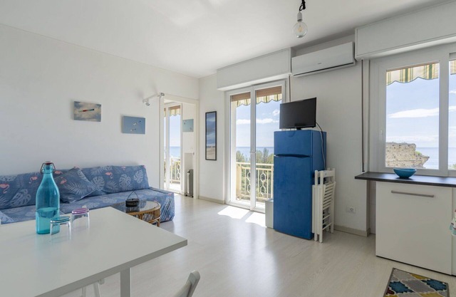 Beautiful apartment for 4 guests with A/C, WIFI, balcony and parking