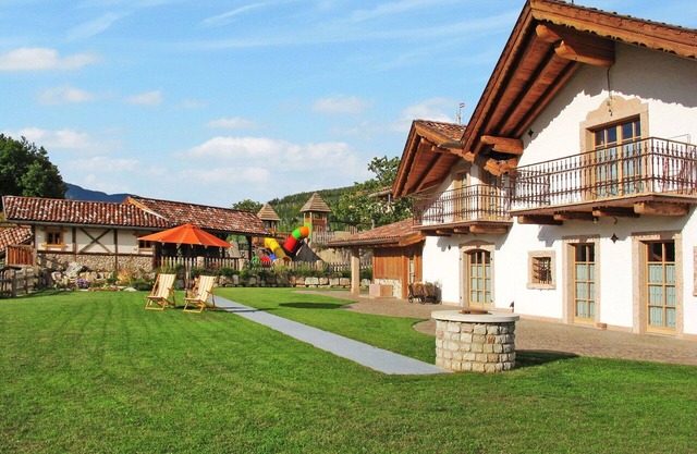 Beautiful apartment for 6 people with WIFI, TV, balcony, pets allowed and parking