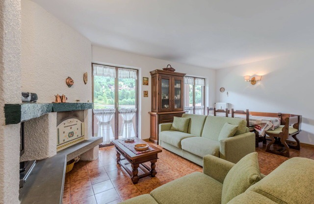 Beautiful apartment for 6 guests with WIFI, TV, balcony and pets allowed