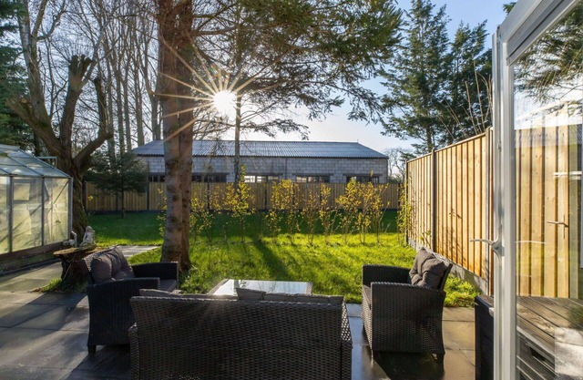 Beautiful apartment for 2 guests with WIFI, hot tub, TV, terrace, pets allowed and parking