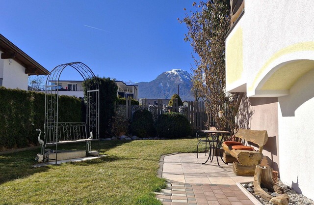 Beautiful apartment for 2 guests with WIFI, TV, patio and pets allowed