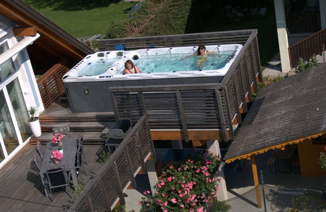 Beautiful apartment for 6 guests with WIFI, private pool, TV, terrace and parking