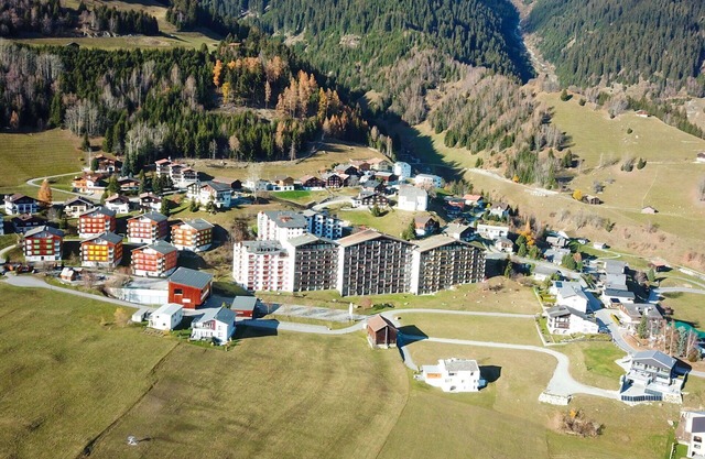 Beautiful apartment for 6 guests with WIFI, pool, TV, balcony, panoramic view and parking