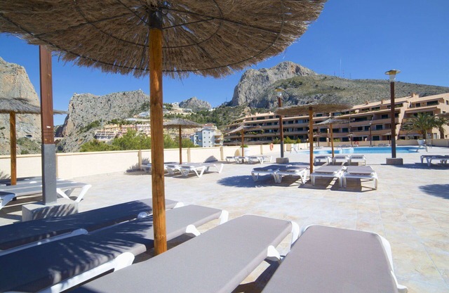 Beautiful apartment for 4 guests with WIFI, A/C, pool, TV and terrace