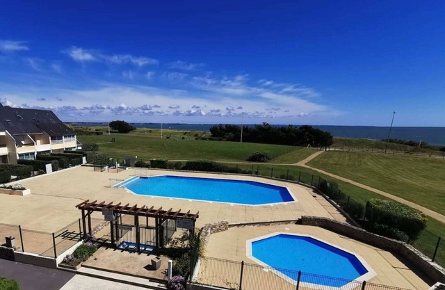 Beautiful apartment for 4 guests with WIFI, pool, TV and parking