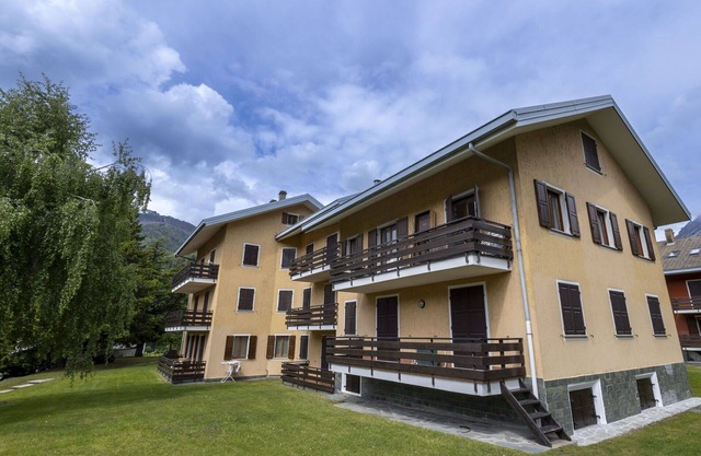 Beautiful apartment for 6 people with WIFI, TV, terrace, pets allowed and parking