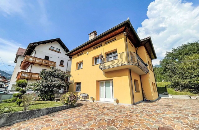 Beautiful apartment for 4 people with WIFI, TV, balcony and parking