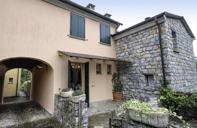 Beautiful apartment for 5 guests with WIFI, pool, TV and patio
