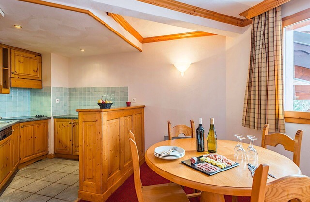 Beautiful apartment for 4 people with WIFI, pool, TV, terrace, pets allowed and parking