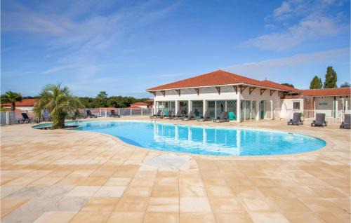 Beautiful Apartment In Cassen