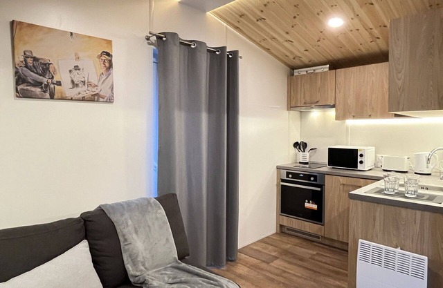 Beautiful apartment in villa for 4 people with WIFI, TV, terrace and parking