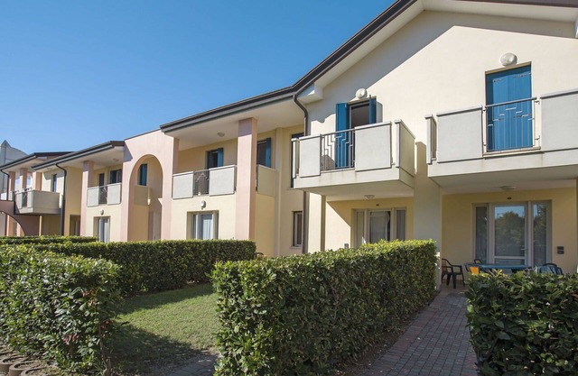 Beautiful apartment in villa for 5 guests with WIFI, pool, A/C, TV, terrace and parking