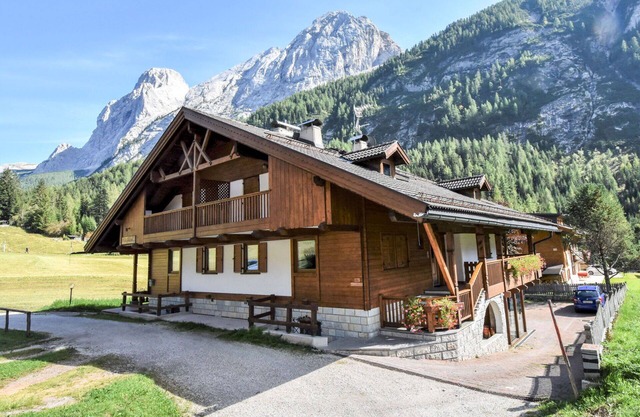 Beautiful apartment in villa for 3 guests with WIFI, TV and pets allowed