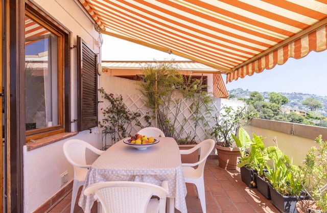 Beautiful apartment for 4 guests with WIFI, A/C, pool, terrace and pets allowed