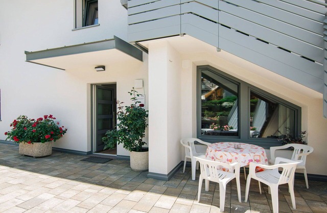 Beautiful apartment for 4 people with WIFI, TV, patio, pets allowed and parking